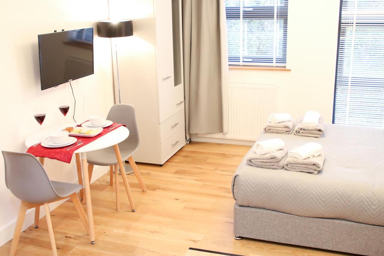 Executive Bright And Airy Studio Apartment In Sydenham Londra Exterior foto